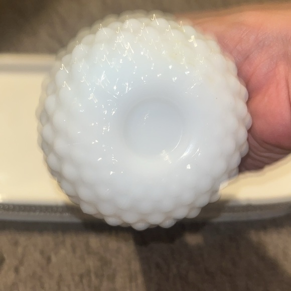 VNTG E.O. Brody Cleveland Co. Hobnail Milk Glass Bulb Vase - Picture 2 of 3